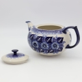 A564 D108 2.JPGCzajnik bolesławiecki z ceramiki – ręcznie zdobiona ceramika z Bolesławca w tradycyjne kobaltowe wzory. Stylowy czajnik do herbaty, trwały i unikatowy element polskiego rzemiosła ceramicznego.