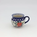 Mały kubek ceramiczny czeski typu beczka z Bolesławca z ręcznie malowanym zdobieniem.