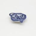 Ręcznie malowana ceramiczna podstawka na torebkę herbaty z Bolesławca.