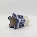 Ręcznie malowany ceramiczny wazon Lilia z Bolesławca.