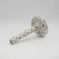 Ceramiczny stojak na ręcznik papierowy z ręcznie malowanym motywem dekoracyjnym.