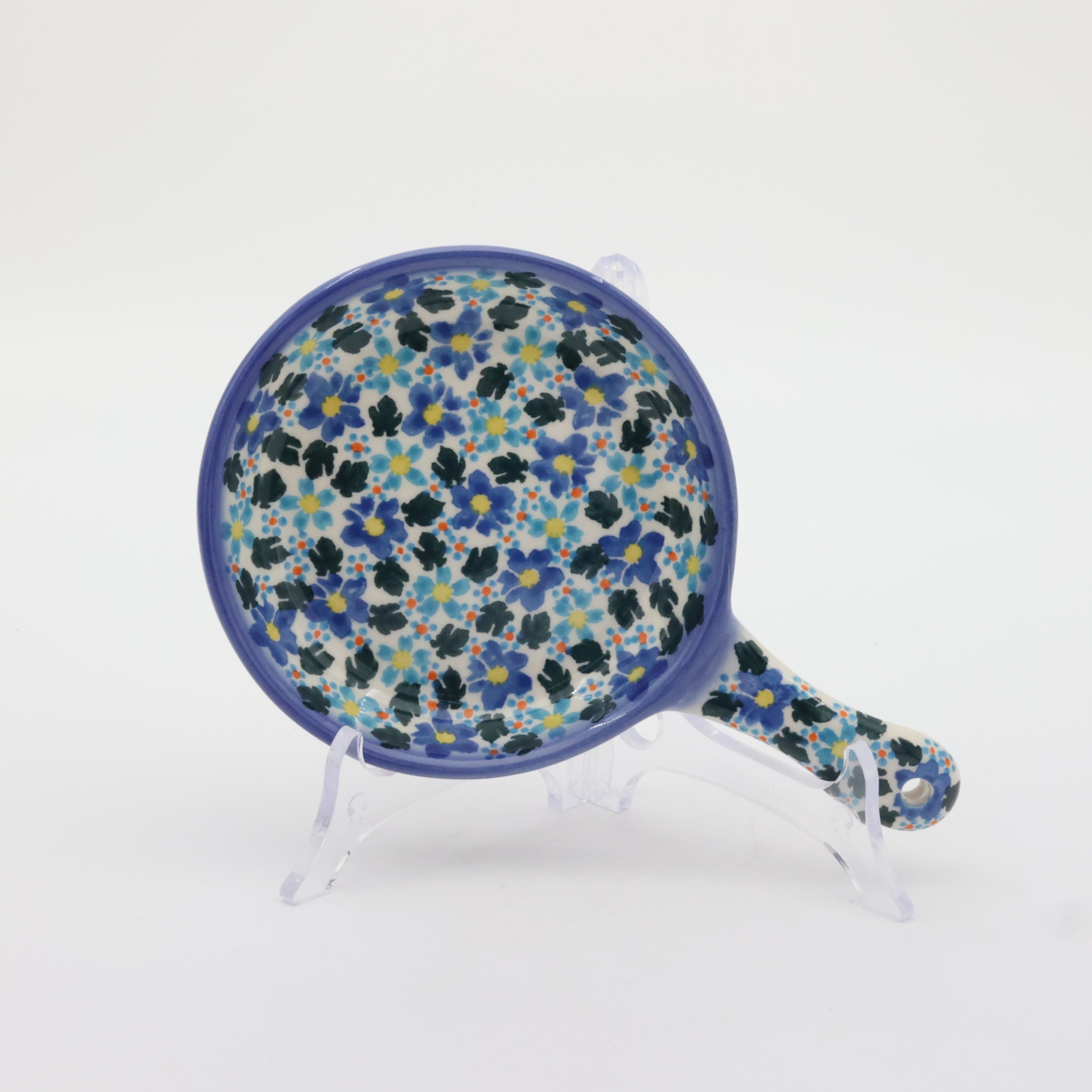 Ceramiczna patelnia A524 D134, ręcznie zdobiona w tradycyjne wzory, praktyczna i dekoracyjna.