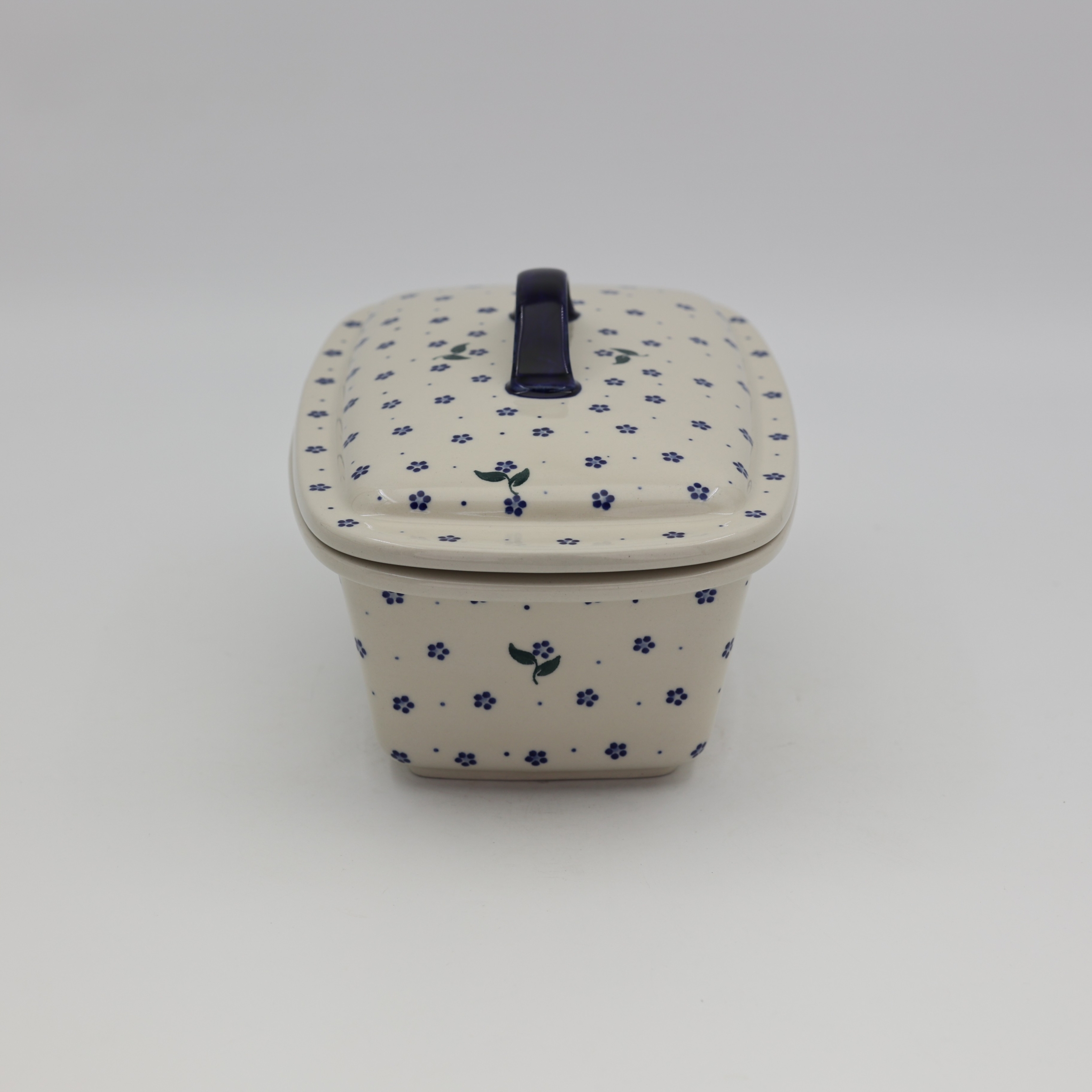 Brytfanna z pokrywą A464 D122 do zapiekania i duszenia potraw.