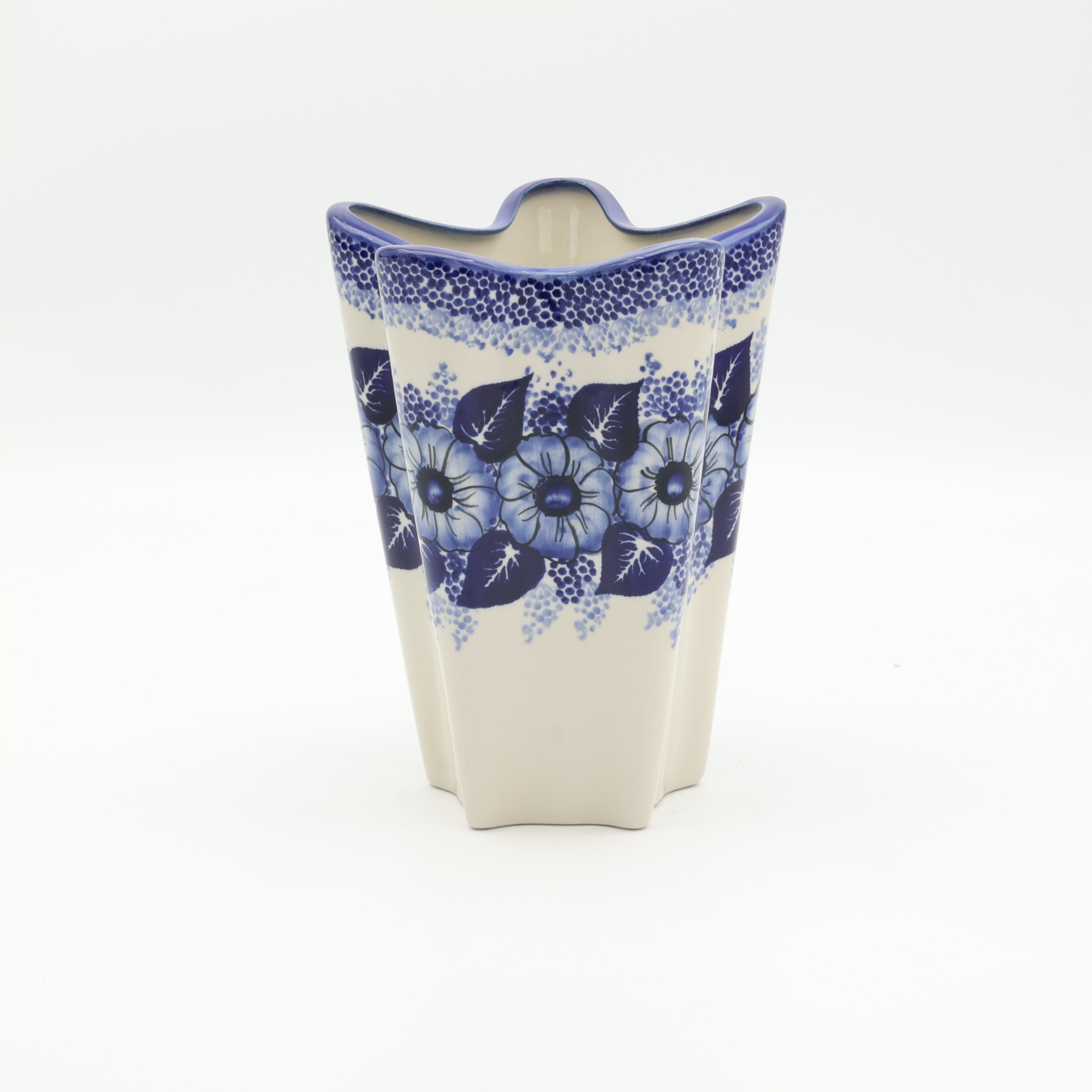 Ręcznie malowany ceramiczny wazon Lilia z Bolesławca.